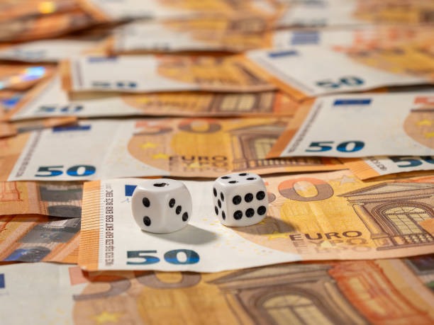 Live blackjack dealer at opung4d table showing dealt cards